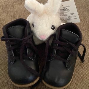 *SOLD* Black walking shoes